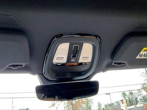 Used 2023 Volvo XC90 T8 Ultimate image 36