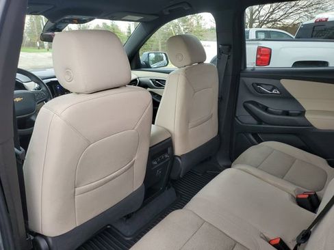 Used 2023 Chevrolet Traverse LS w/ Safety Package FWD image 8