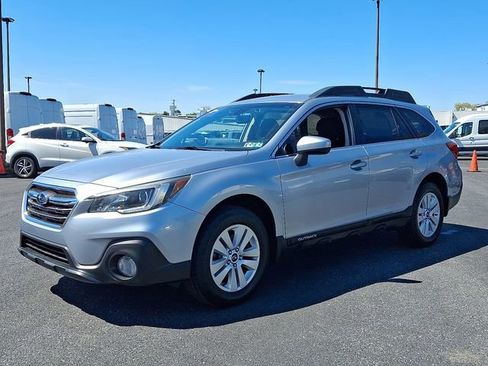 Used 2019 Subaru Outback 2.5i Premium w/ Popular Package #2 AWD/4WD image 3