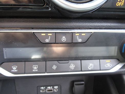 Used 2021 Nissan Sentra SR w/ SR Premium Package image 27