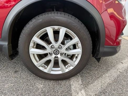 Certified 2022 Nissan Rogue Sport SV image 11