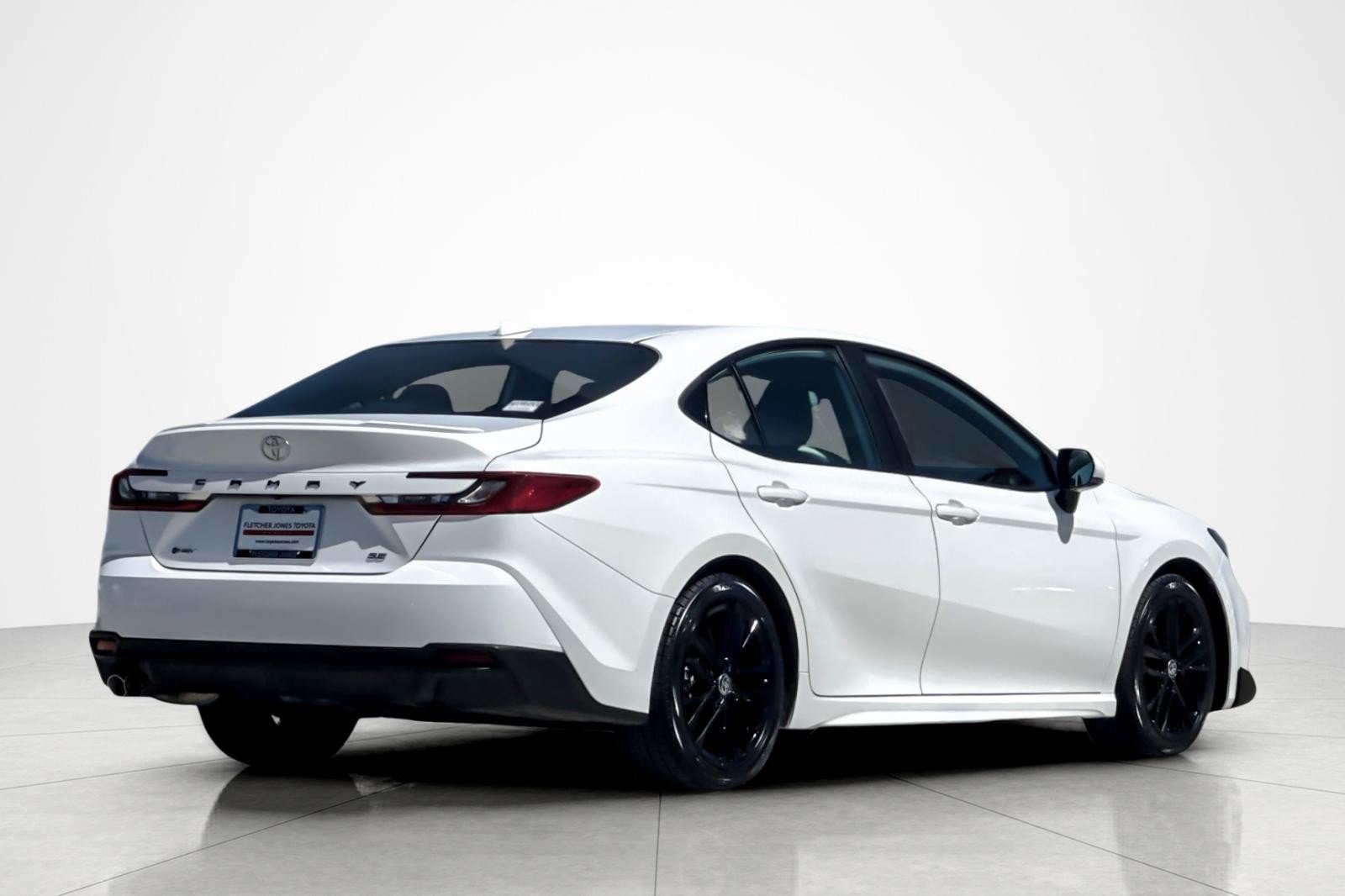 Certified 2025 Toyota Camry SE FWD image 5
