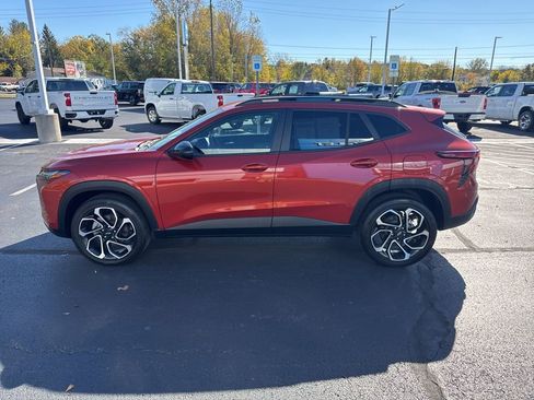 Used 2024 Chevrolet Trax RS w/ Driver Confidence Package image 21