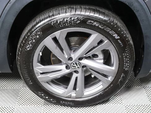 Certified 2024 Volkswagen Atlas Cross Sport SEL R-Line image 39