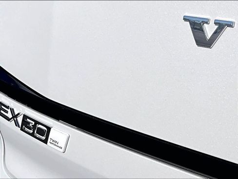 New 2026 Volvo EX30 Plus w/ Protection Package Premier image 26