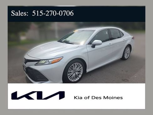 Used 2018 Toyota Camry XLE FWD image 1