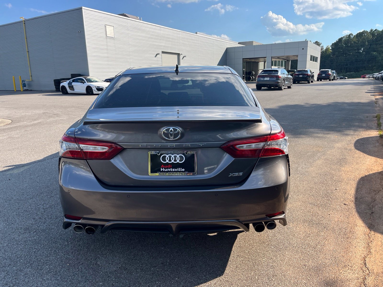 Used 2018 Toyota Camry XSE FWD image 7