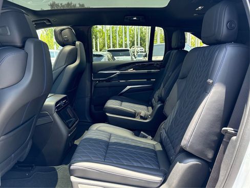 New 2026 Cadillac Escalade IQ Luxury 1 w/ LPO, Etrunk Organizer Package AWD/4WD image 9