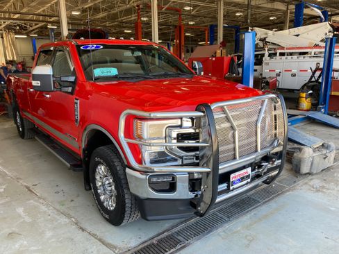 Used 2022 Ford F350 Lariat w/ Lariat Ultimate Package AWD/4WD image 3