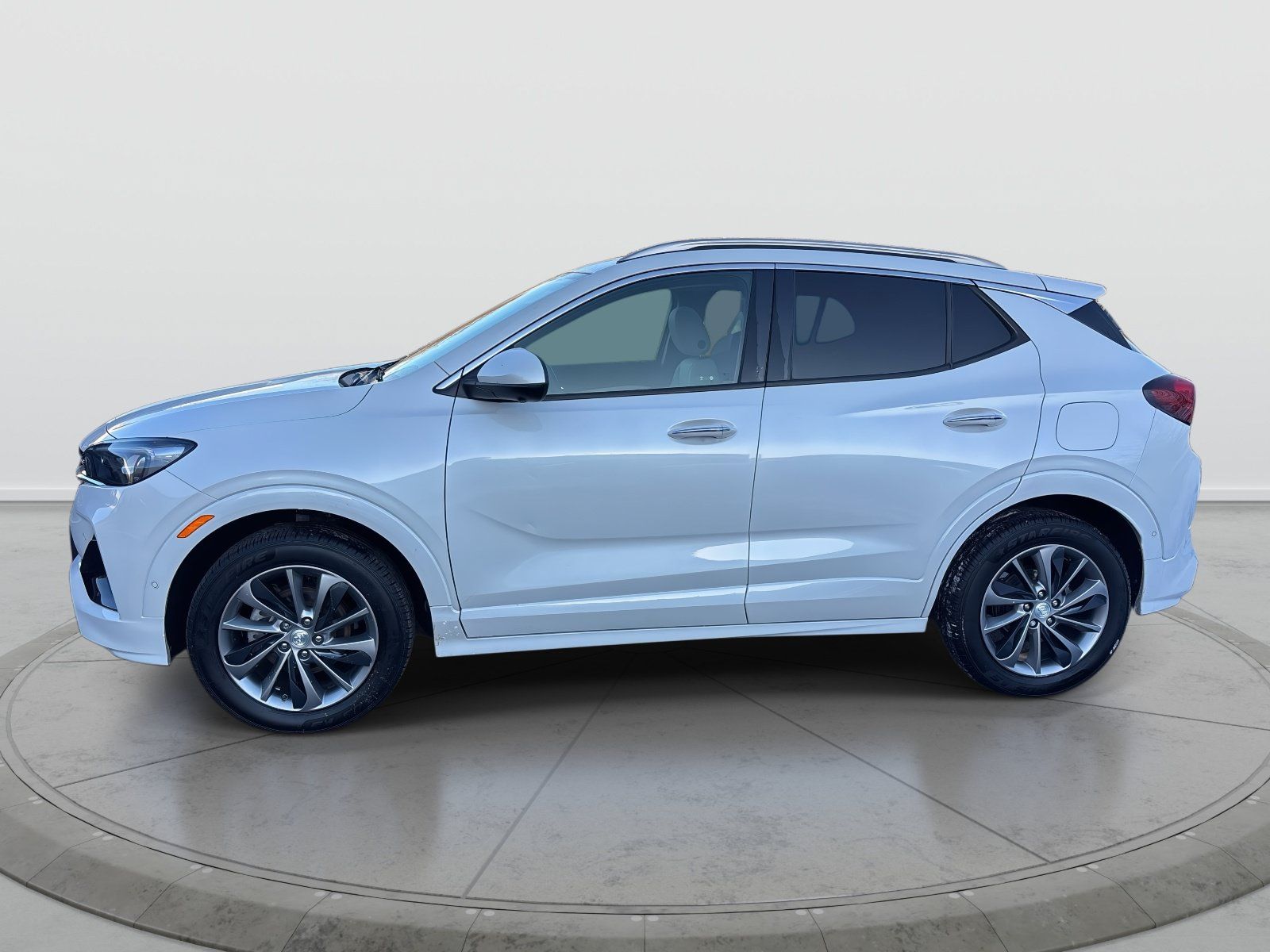 Used 2020 Buick Encore GX Essence w/ Experience Buick Package AWD/4WD image 3