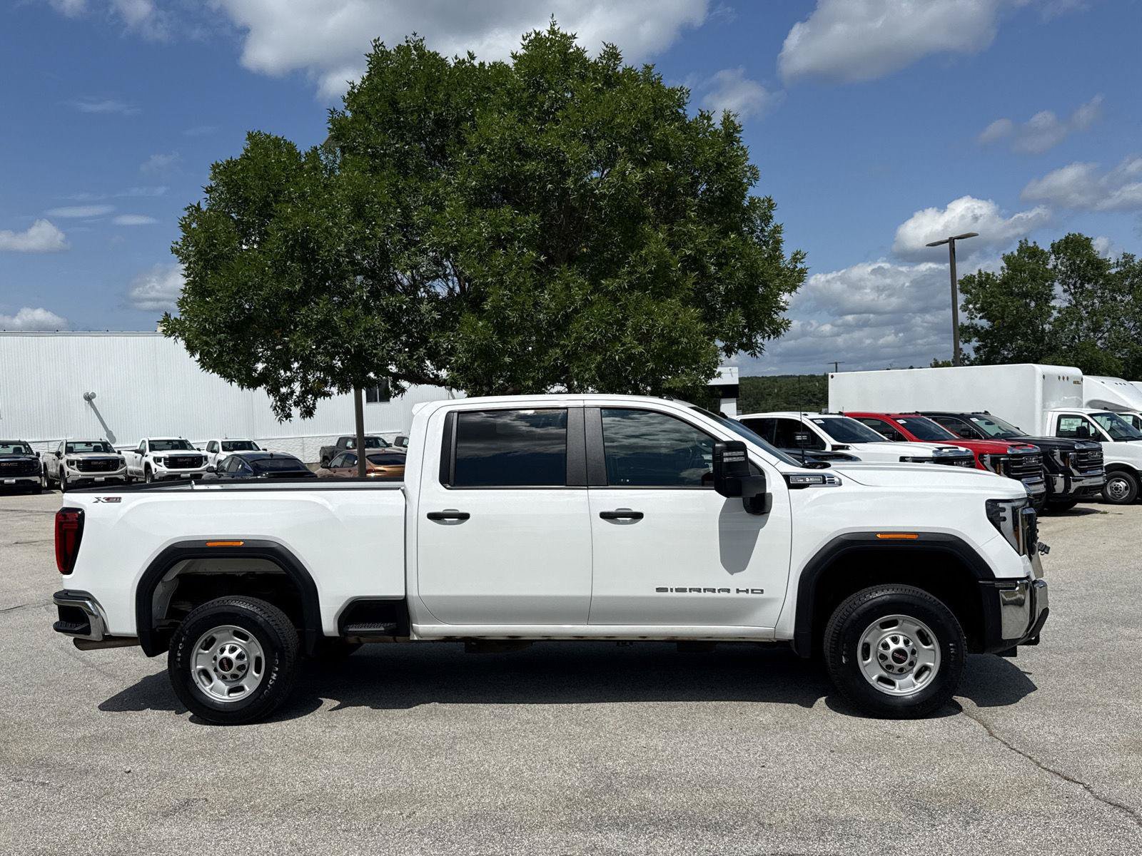 Used 2025 GMC Sierra 2500 Pro w/ Convenience Package AWD/4WD image 9