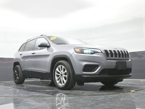 Used 2020 Jeep Cherokee Latitude w/ Cold Weather Group FWD image 41