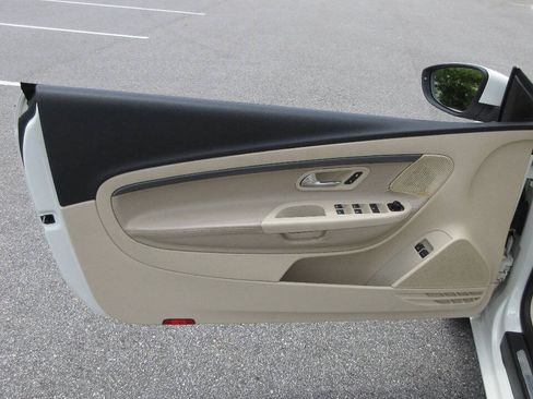 Used 2011 Volkswagen Eos Komfort FWD image 14