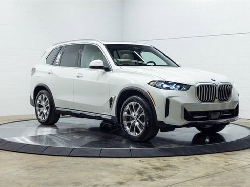 New 2026 BMW X5 xDrive50e image 5
