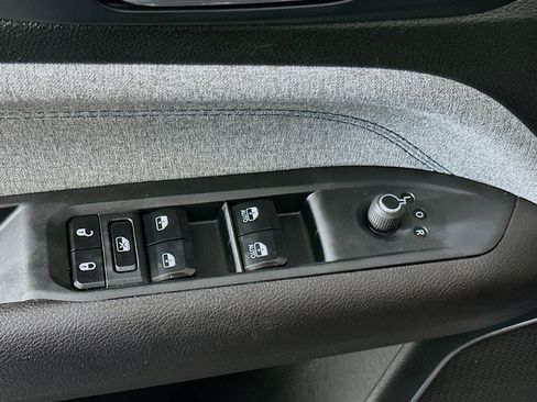 Used 2023 Jeep Compass Latitude image 15