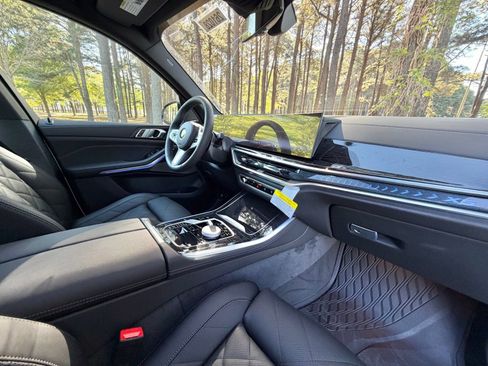 New 2026 BMW X5 xDrive40i w/ M Sport Package AWD/4WD image 21