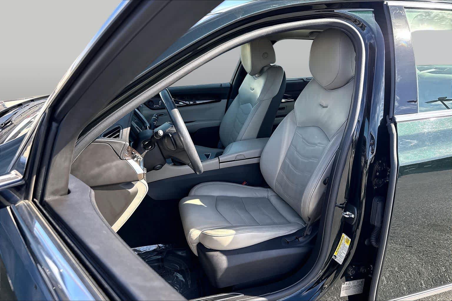 Used 2016 Cadillac CT6 Premium Luxury w/ Active Chassis Package AWD/4WD image 7