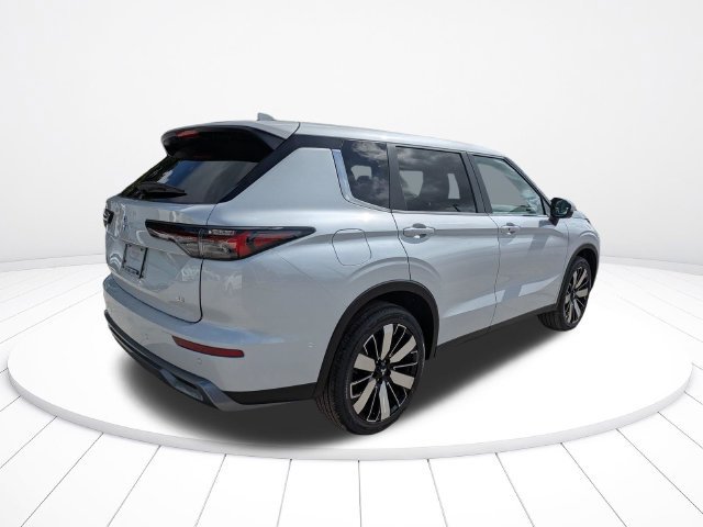 New 2026 Mitsubishi Outlander SE FWD image 4