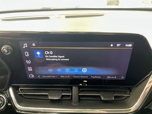 Used 2024 Chevrolet Trax RS w/ Sunroof Package image 13