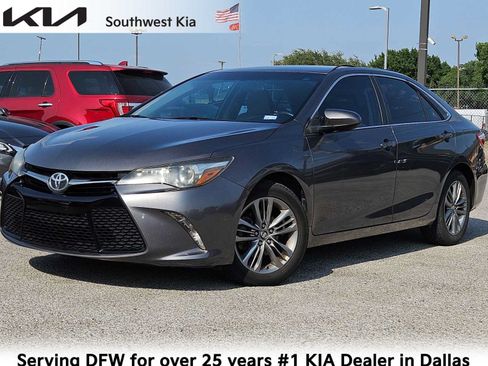 Used 2017 Toyota Camry SE FWD image 1
