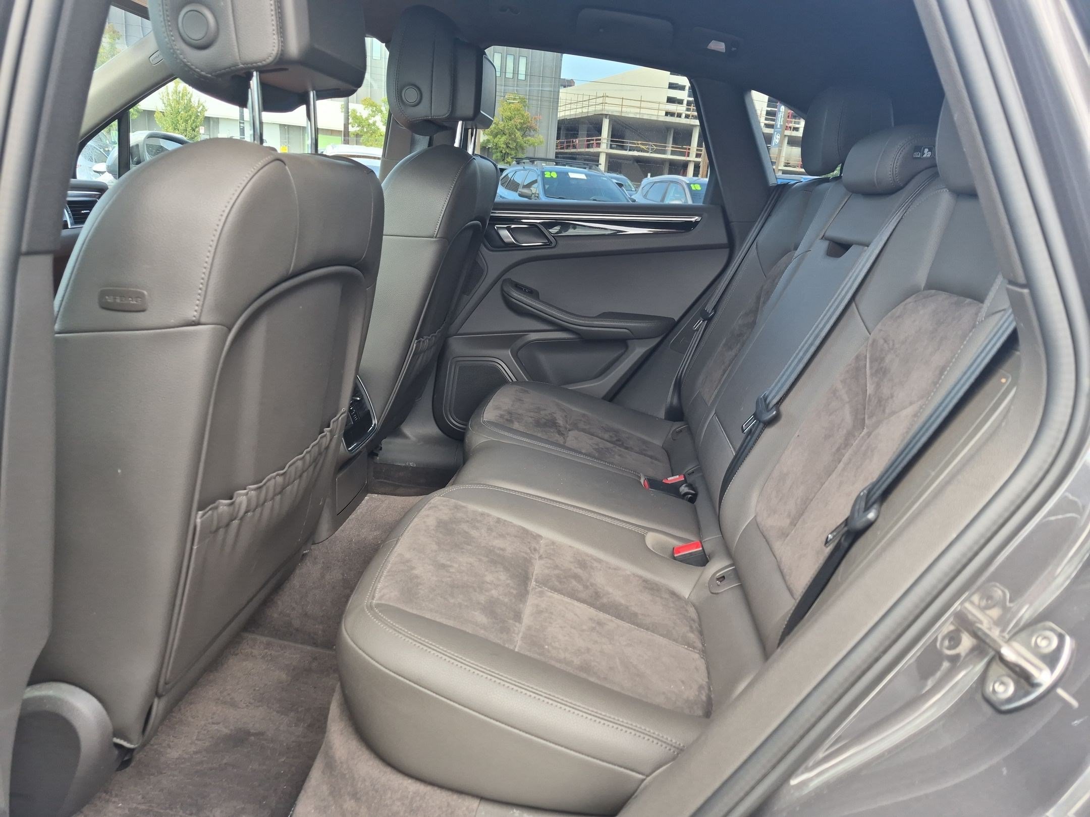Used 2016 Porsche Macan S w/ Infotainment Package AWD/4WD image 28