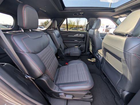 New 2026 Ford Explorer ST-Line image 7