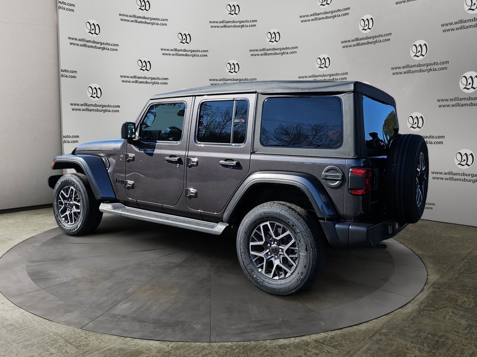 New 2026 Jeep Wrangler Unlimited Sahara AWD/4WD image 3