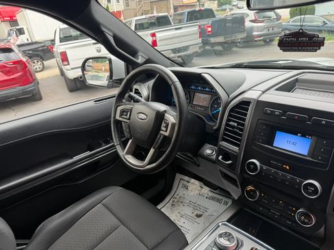 Used 2018 Ford Expedition XLT AWD/4WD image 15