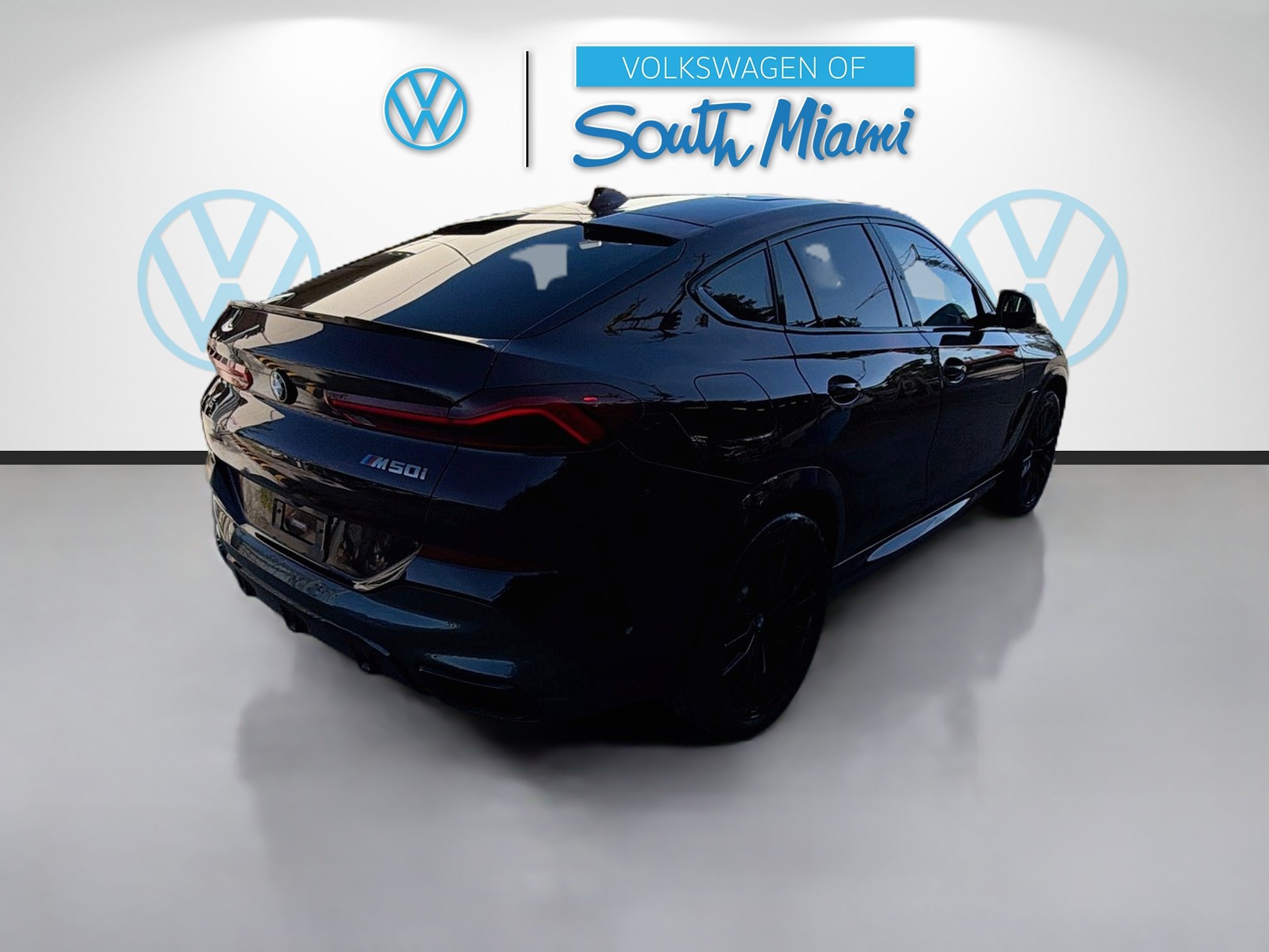 Used 2021 BMW X6 M50i w/ Executive Package AWD/4WD image 7