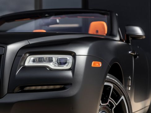 Used 2016 Rolls-Royce Dawn RWD image 19