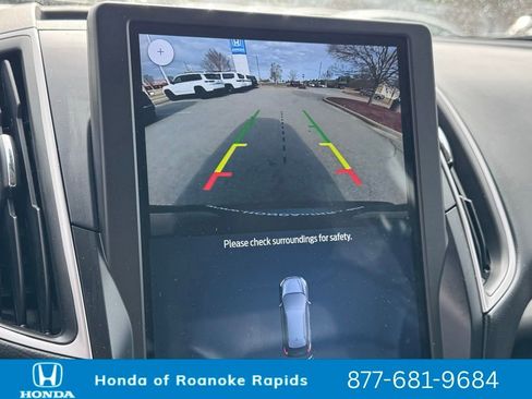 Used 2024 Ford Edge SEL image 13