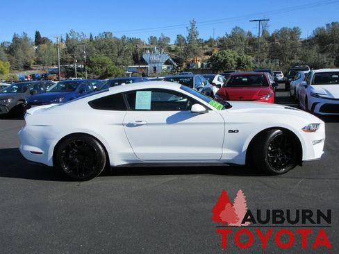Used 2019 Ford Mustang GT image 3