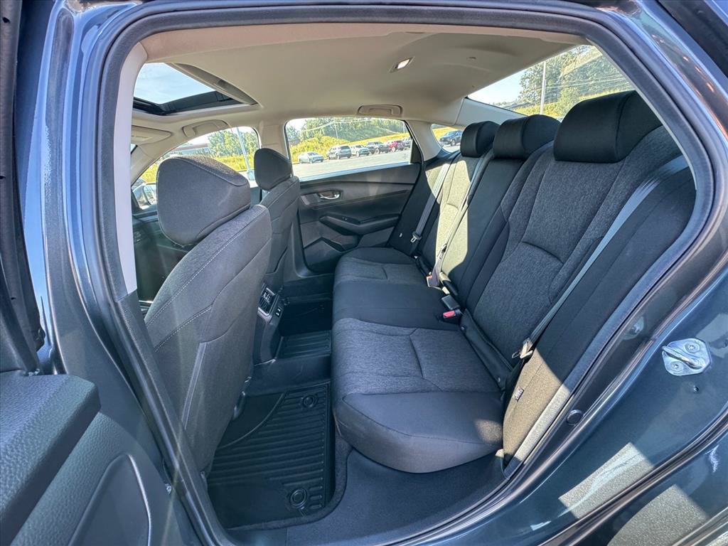 Used 2025 Honda Accord SE image 11