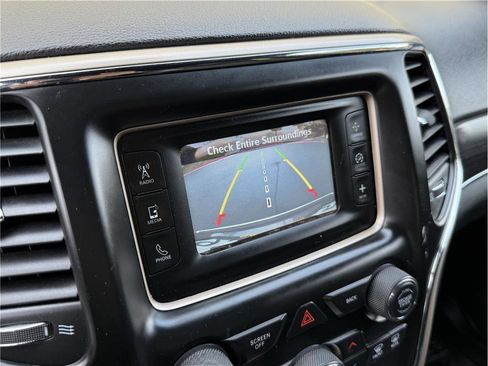 Used 2014 Jeep Grand Cherokee Limited image 15