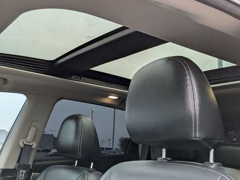 Used 2017 Nissan Murano SV w/ Premium Plus Package image 12