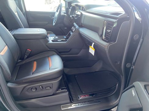 Used 2024 GMC Sierra 2500 AT4 w/ AT4 Premium Plus Package AWD/4WD image 20