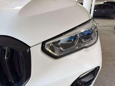 Used 2021 BMW X5 xDrive40i w/ M Sport Package AWD/4WD image 10