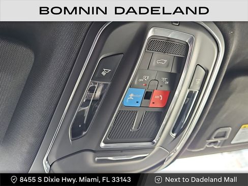 Used 2025 Jeep Grand Cherokee Limited w/ Black Appearance Package image 23