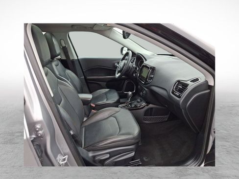 Used 2018 Jeep Compass Limited w/ Navigation Group image 11