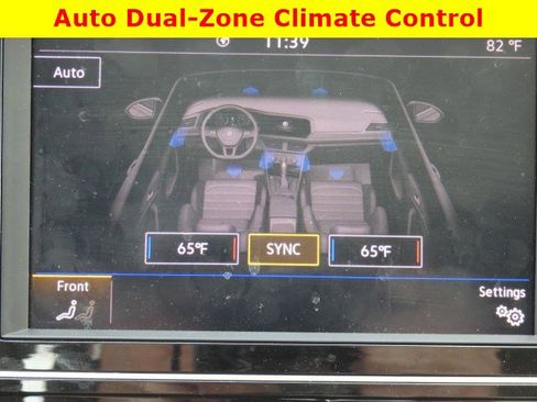 Used 2024 Volkswagen Jetta SE w/ Panoramic Sunroof Package image 19