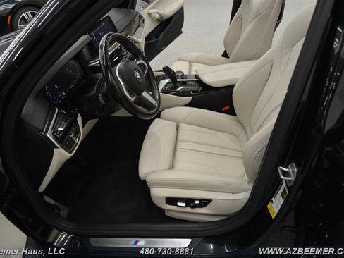 Used 2020 BMW 530i w/ M Sport Package RWD image 14