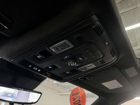 Certified 2021 Cadillac Escalade Premium Luxury Platinum image 31