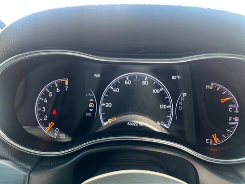 Used 2022 Jeep Grand Cherokee Laredo X RWD image 13