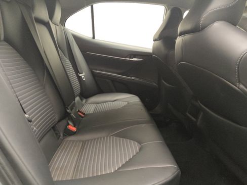 Used 2023 Toyota Camry SE image 19