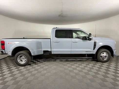 New 2026 Ford F350 Platinum image 2
