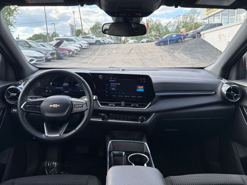 Used 2025 Chevrolet Equinox LT FWD image 33