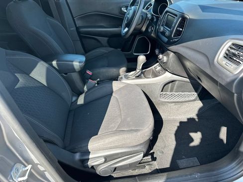 Used 2018 Jeep Compass Sport FWD image 13