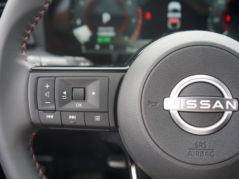 Used 2025 Nissan Kicks SR AWD/4WD image 12