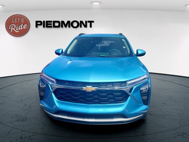 Used 2026 Chevrolet Trax LT w/ Driver Confidence Package FWD image 2