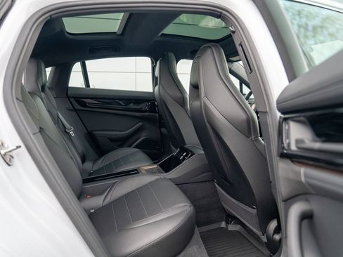 Used 2025 Porsche Panamera 4 image 24